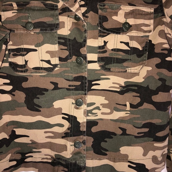 Sanctuary Camo Jacket . Used in good condition. - Picture 3 of 4